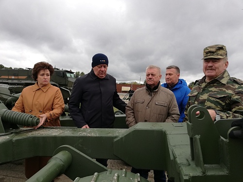 Кузница военных кадров: депутаты Тюменской городской думы оценили подготовку в ТВВИКУ