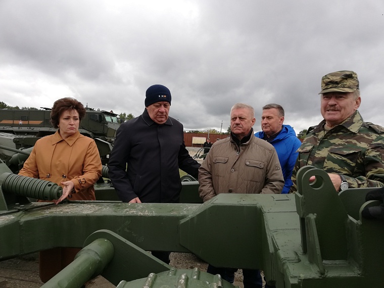 Кузница военных кадров: депутаты Тюменской городской думы оценили подготовку в ТВВИКУ