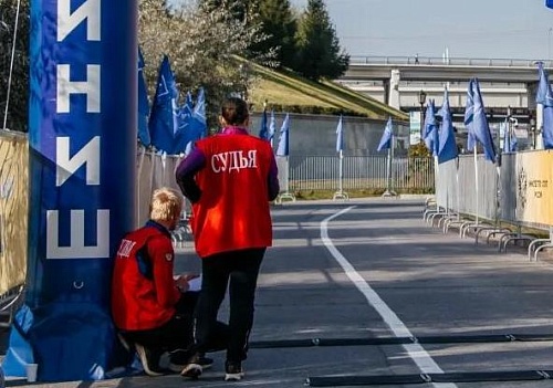 «Кросс нации»: в Тюмени участникам начали выдавать стартовые номера