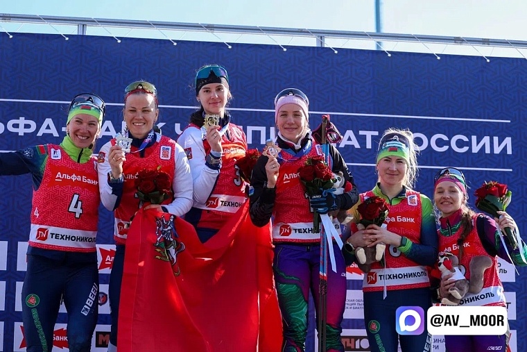 Александр Моор посетил Чемпионат России по биатлону и поздравил с юбилеем главного тренера