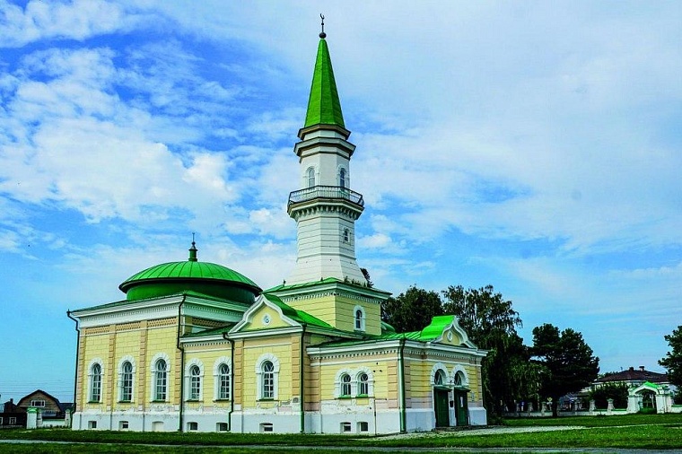 Александр Моор поздравил мусульман с праздником Курбан-байрам