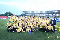 Футболисты «Тюмени» завоевали золотые медали и главный трофей сезона