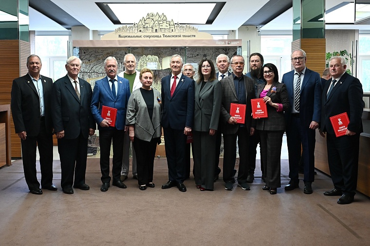 В Тюмени представили новую книгу об истории памятников, посвященных Великой Отечественной войне