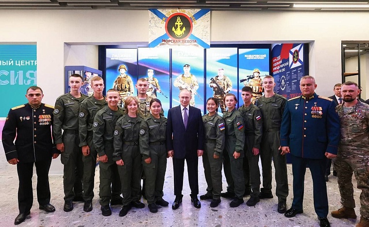 Президент Путин прислушался к идее тюменского курсанта о повсеместном создании центров "Воин"
