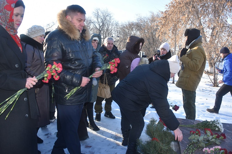 В Бердюжье торжественно открыли мемориал памяти героев-защитников Отечества