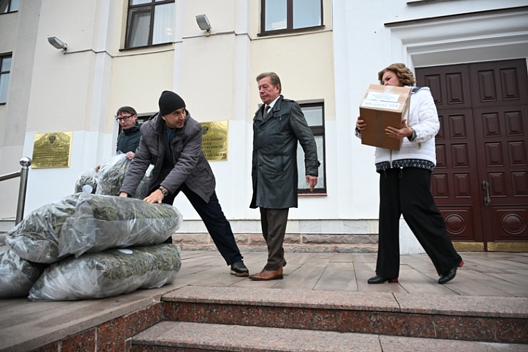 Тюменская областная дума отправила десятую партию гуманитарного груза в зону СВО