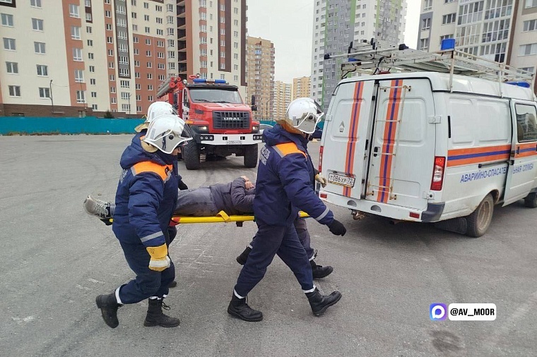 Александр Моор:  Тюменские спасатели ежедневно стоят на страже безопасности земляков