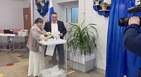В Тобольске многодетные родители пришли на выборы в день своей свадьбы