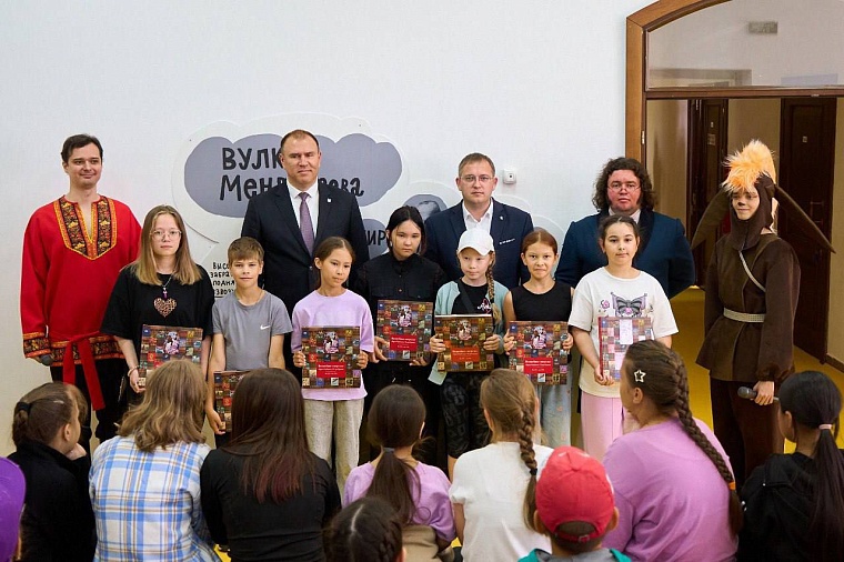 В уникальном здании Тобольской мужской гимназии для детей устроили квест по Ершову