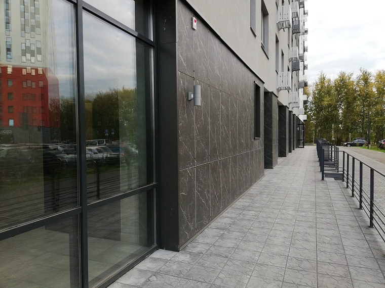 Законна ли установка замка на тамбурную дверь в многоквартирном доме: комментарии экспертов