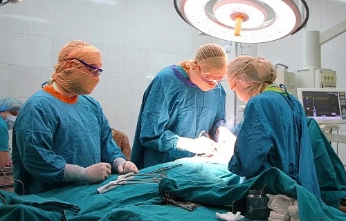 Тюменские врачи восстановили половые органы маленькой пациентке