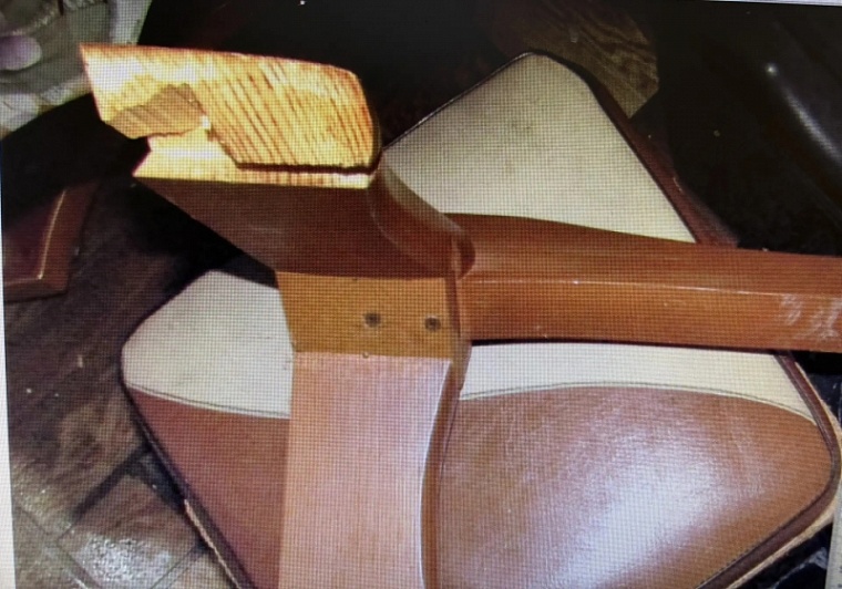 В Ишиме пьяный гость избил хозяина табуреткой и сковородой