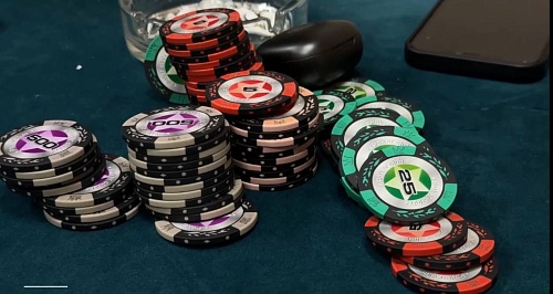 Играли по-крупному: тюменец ответит за покер в бильярдной