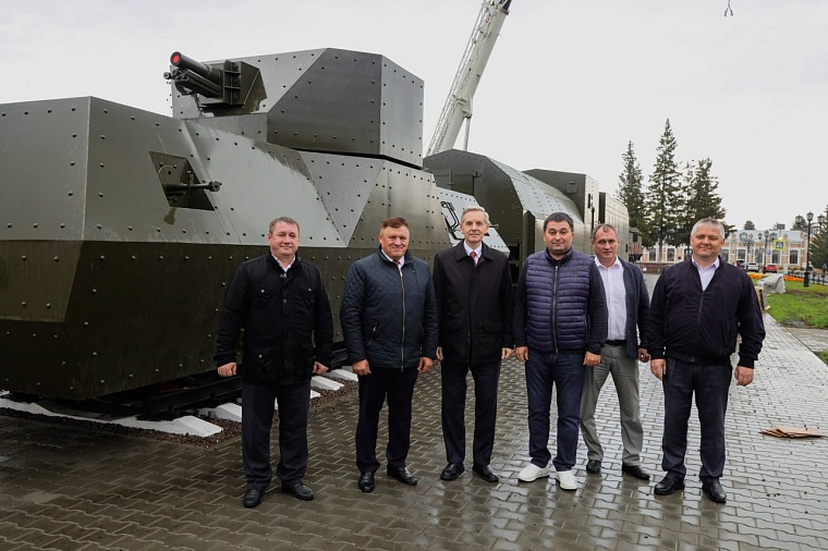 В Ишиме завершается возведение памятника бронепоезду «Патриот»