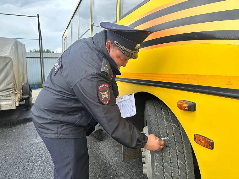 В Тюменской области перед учебным годом проверяют весь школьный транспорт