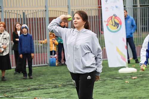 В Тюмени лапта пополнила список направлений проекта «Спорт в школу»