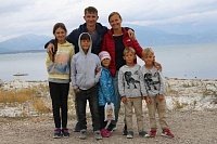 В Тюменской области две семьи награждены медалью ордена «Родительская слава»: что о них известно
