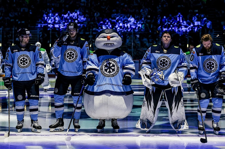 Шаманка провела обряд над талисманом новосибирского ХК «Сибирь» после 13 поражений