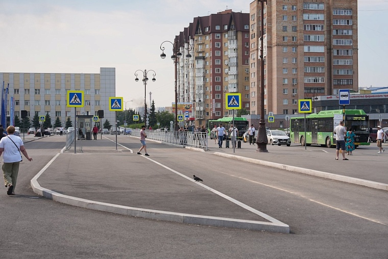На Привокзальной площади Тюмени бывшая автобусная остановка станет зоной платной парковки