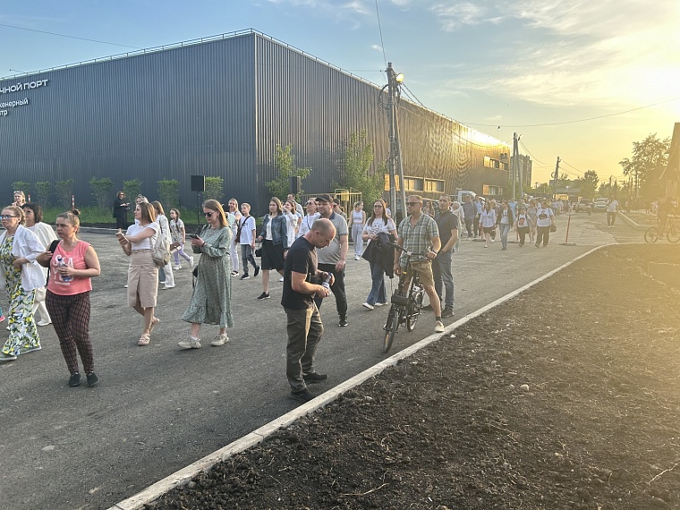 «Детство» под мостом: в Тюмени открыли памятное место имени Юрия Шатунова