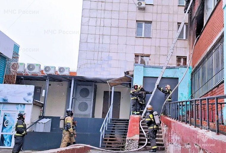 Жильцов дома по улице Широтной эвакуировали из-за пожара