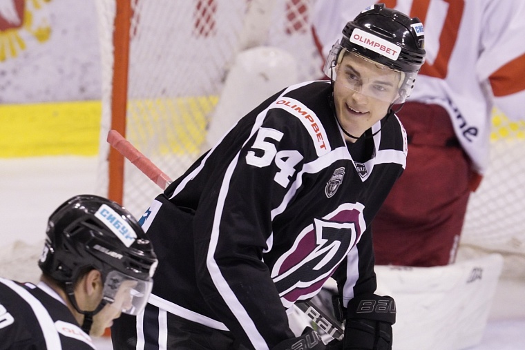 Тюменский ХК «Рубин» заключил контракты с тремя молодыми игроками