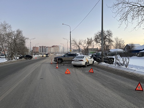 Массовое ДТП произошло на Запольной в Тюмени