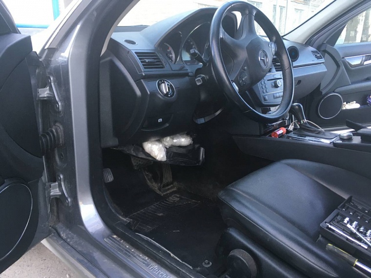 В районе Исетского задержали курьера из Москвы с тремя килограммами наркотиков