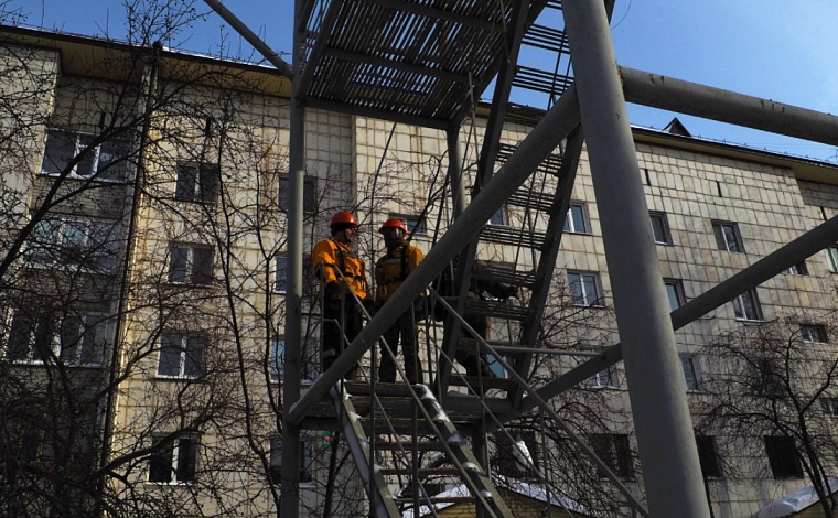 С вышки — в небо: десантники-пожарные Тюменской области начали подготовку к сезону