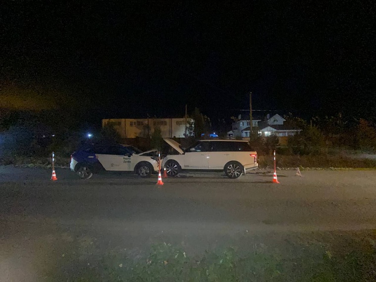 Под Тюменью четверо студентов попали в ДТП на каршеринговой машине