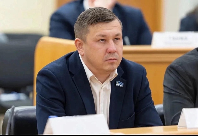 Депутат Руслан Сабиров предложил сделать парковки в областной столице бесплатными для многодетных из Тюменского округа