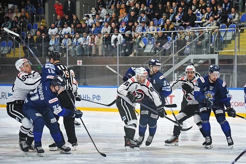 В первом матче плей-офф между «Рязань ВДВ» и «Рубином» заброшена одна шайба