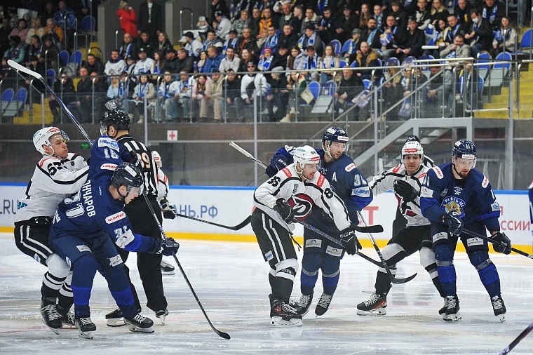 В первом матче плей-офф между «Рязань ВДВ» и «Рубином» заброшена одна шайба
