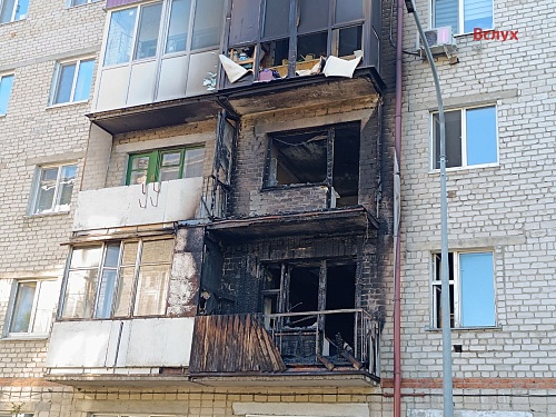 Пожары в тюменских пятиэтажках: балконы загорелись один за другим