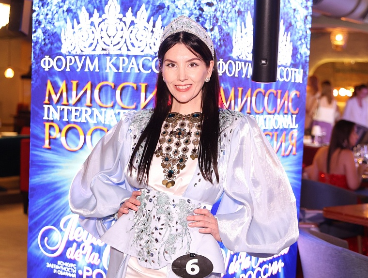 47-летняя предприниматель из Тобольска получила корону всероссийского конкурса