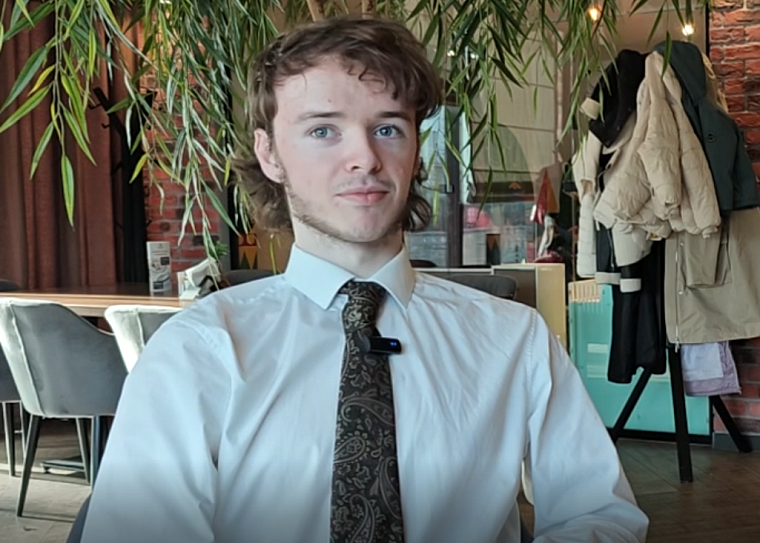 "Купил две ушанки": как 20-летний англичанин переехал в Тюмень