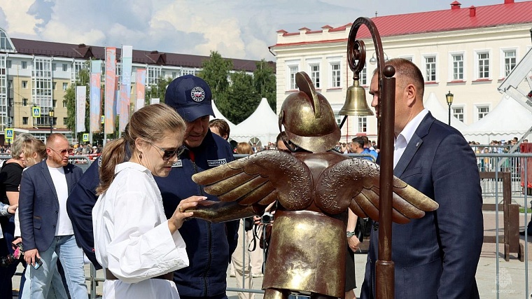 В Тобольске появился ангел-пожарный
