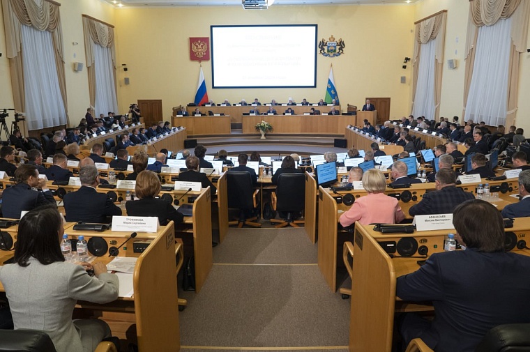 Лидеры парламентских фракций Тюменской  облдумы прокомментировали послание Александра Моора