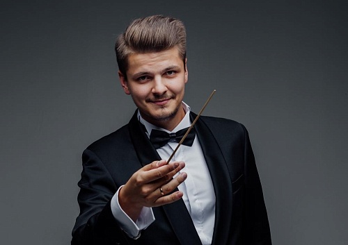 Николай Абрамов стал вторым дирижером Тюменского филармонического оркестра