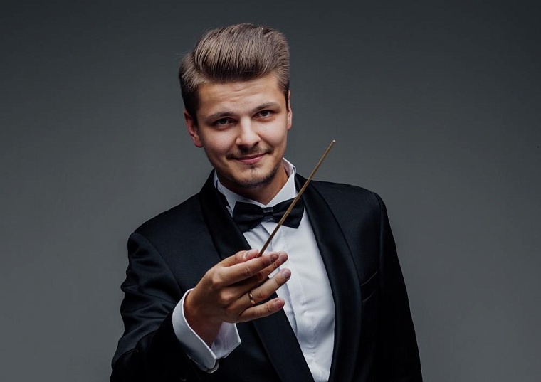 Николай Абрамов стал вторым дирижером Тюменского филармонического оркестра