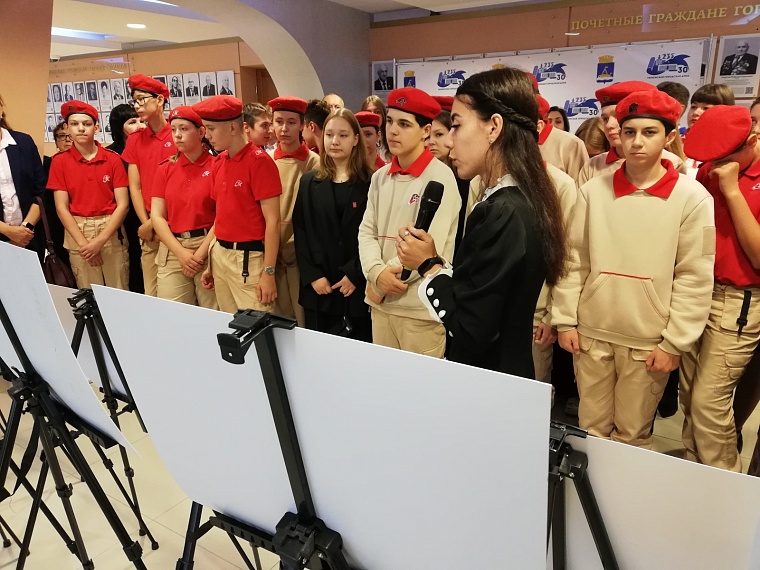 В Тюменской городской думе открылся Всероссийский фотопроект «Китель Победы»