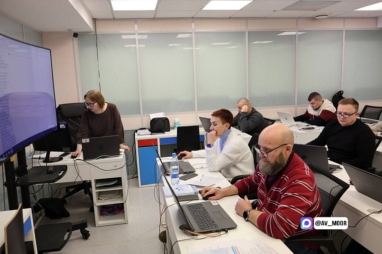 Александр Моор: Участники проекта «Боевой кадровый резерв» повышают компьютерную грамотность