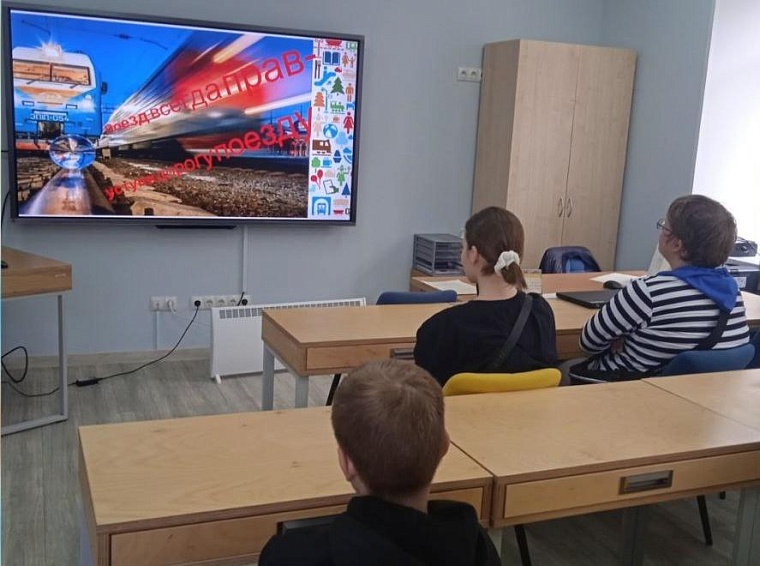 На тюменской детской железной дороге отметили 90-летие движения юных железнодорожников