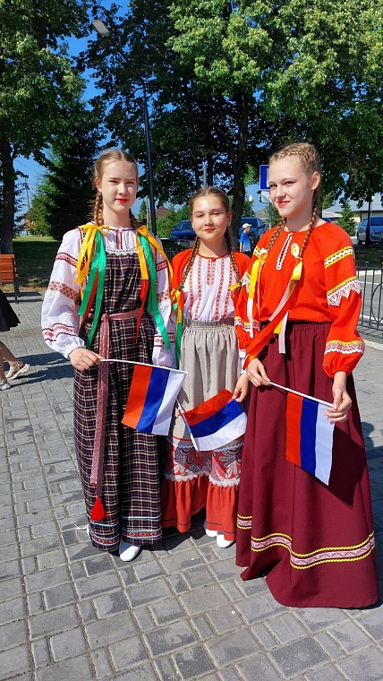 В Викулово на День России устроили праздничный флешмоб