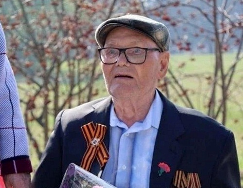 Губернатор Александр Моор поздравил ветерана Марса Плоскова со 100-летием