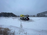 В съехавшей в кювет BMW на трассе Екатеринбург - Тюмень пострадали двое детей