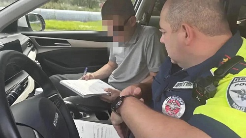 В Тюмени на молодого водителя «Мерседеса» составлено сразу пять административных материалов