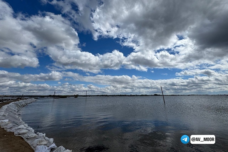 Александр Моор: Продолжаем поддерживать земляков, пострадавших от паводка
