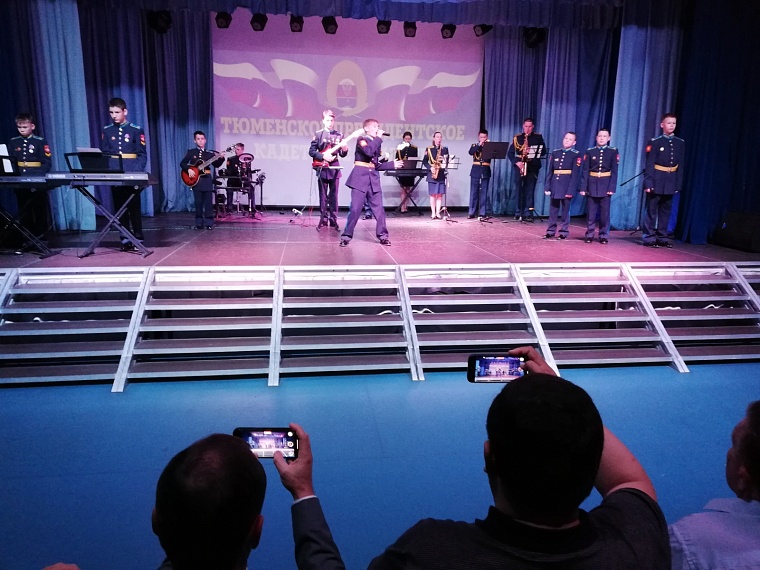 Настоящее мужское воспитание: депутаты городской думы оценили условия для тюменских кадетов