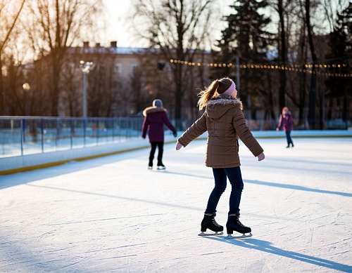 Не только лед и скорость: МЧС Тюменской области напоминает, как правильно подготовиться к катку и избежать травм